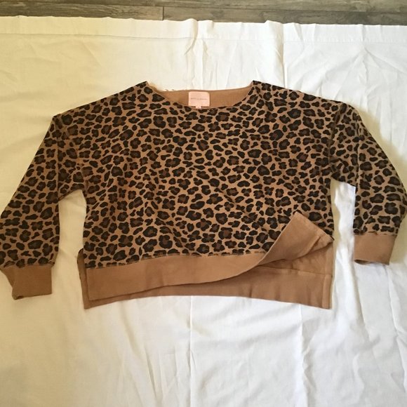 Poppy & Peonies Tops - Poppy & Peonies Leopard Print Cropped Split Hem Sweatshirt